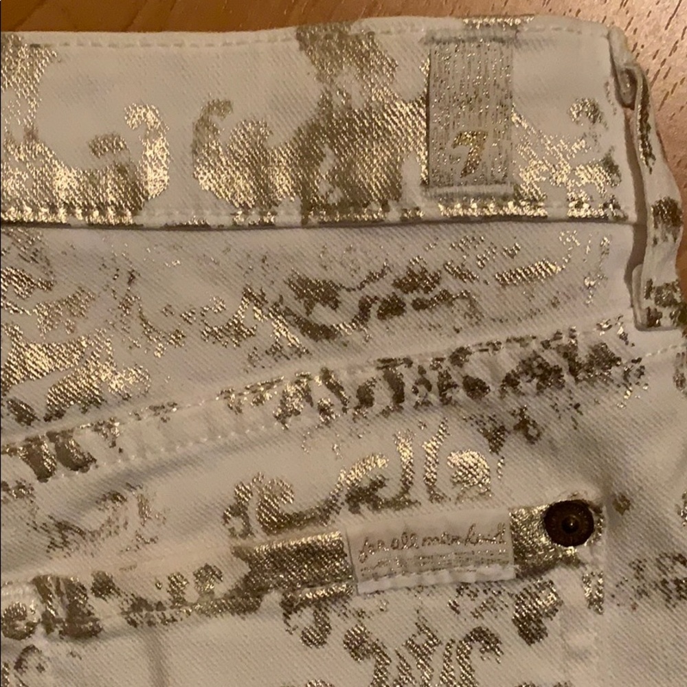 Seven for All Mankind White Gold Foil ShortS 25 - Picture 5 of 6